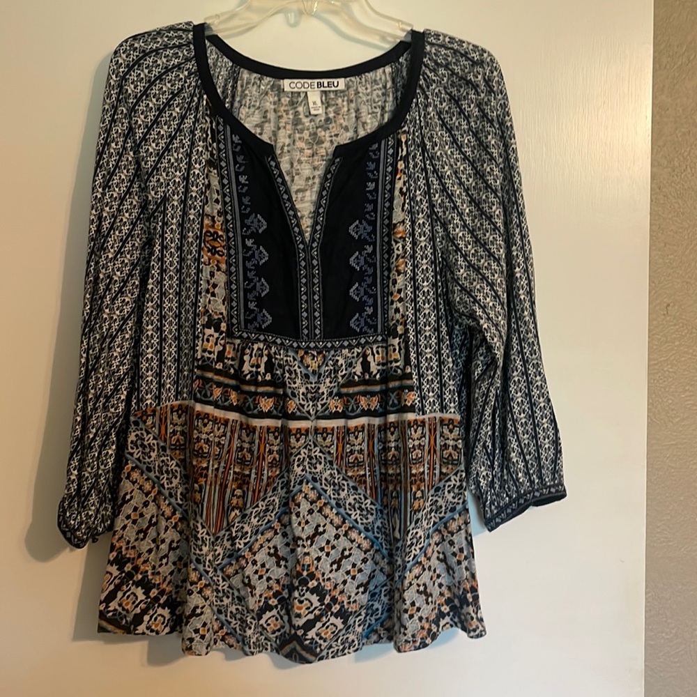 Code Blue embroidered V neck top